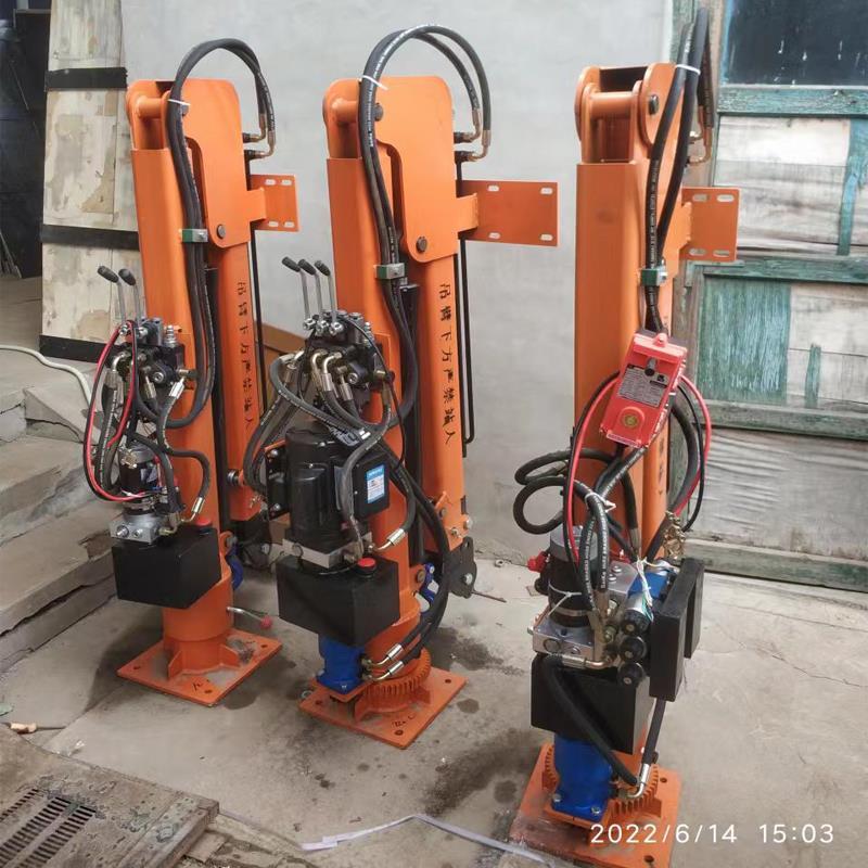 鄂托克前旗重汽蓝牌随车吊 3.2吨 国六动力强 液压驱动 农用自卸起重机